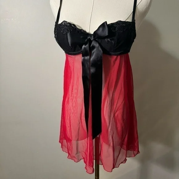 NWT BABYDOLL CHEMISE IN BLACK AND RED WITH LARGE SATIN RIBBON  S - Picture 3 of 5